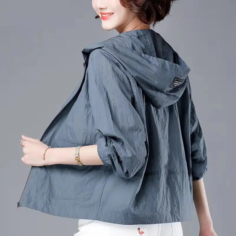 Slim Fit Women's Water Resistant Windbreaker Jacket
