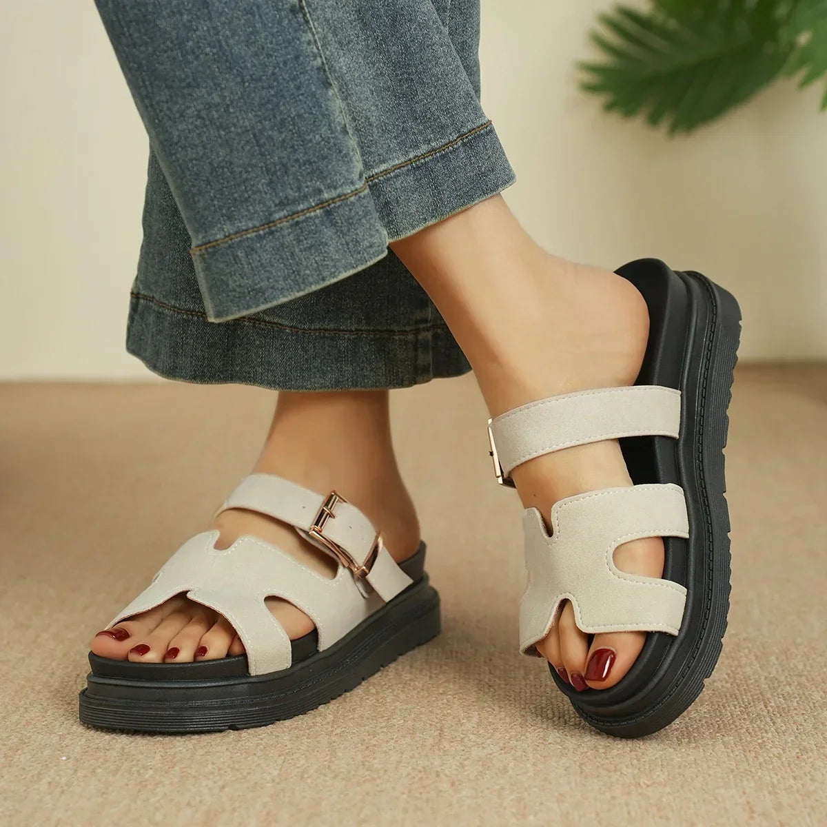 Trendy Buckle Sandals – Comfortable Summer Beach Slides - OutfitLondon