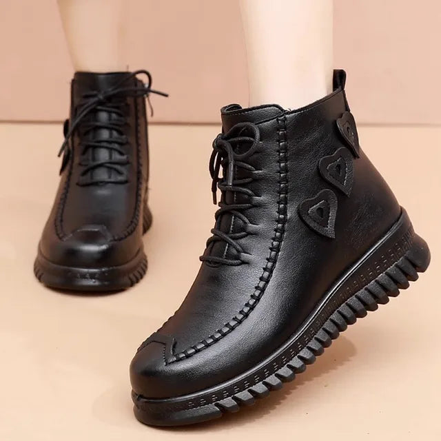 Fashionable Leather-Free Women's Boots - OutfitLondon