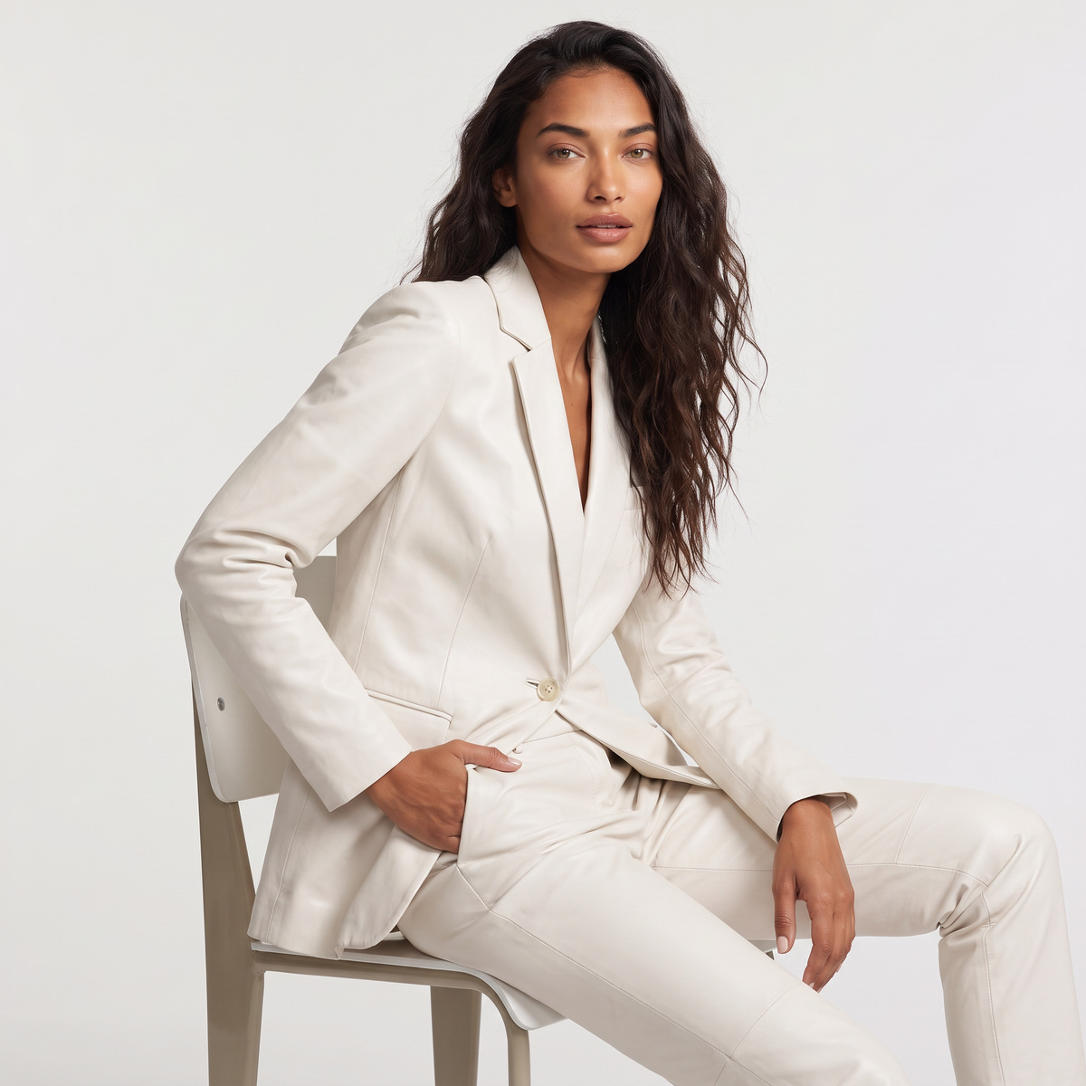 Women's Classic Tailored Single-Button Wool Blazer