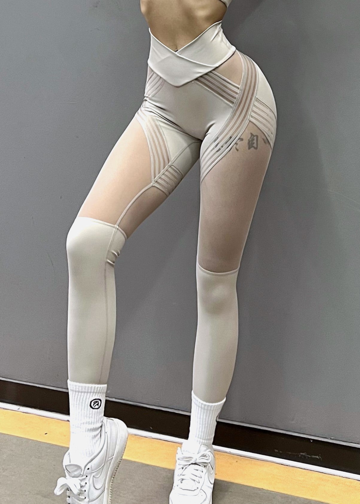 Women's High Waisted Capri Running Leggings Light Grey - OutfitLondon
