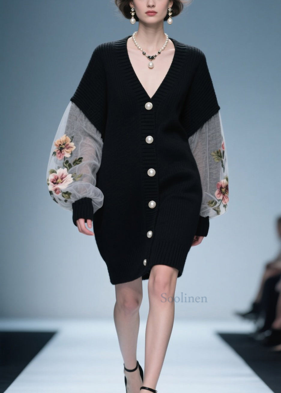 Women's Plus Size Knit Coat Black Floral V-Neck - OutfitLondon