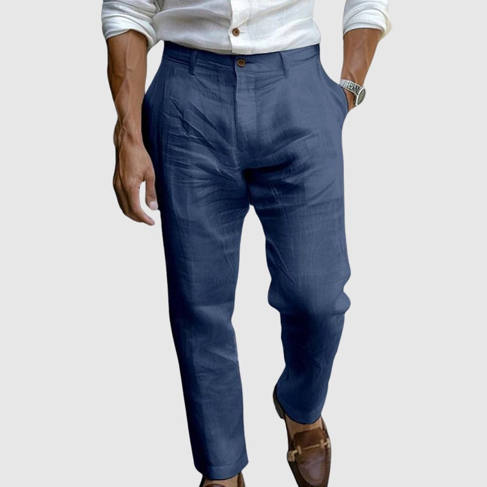 Fitted Mens Relaxed Jeans with Zip Fly and Pockets