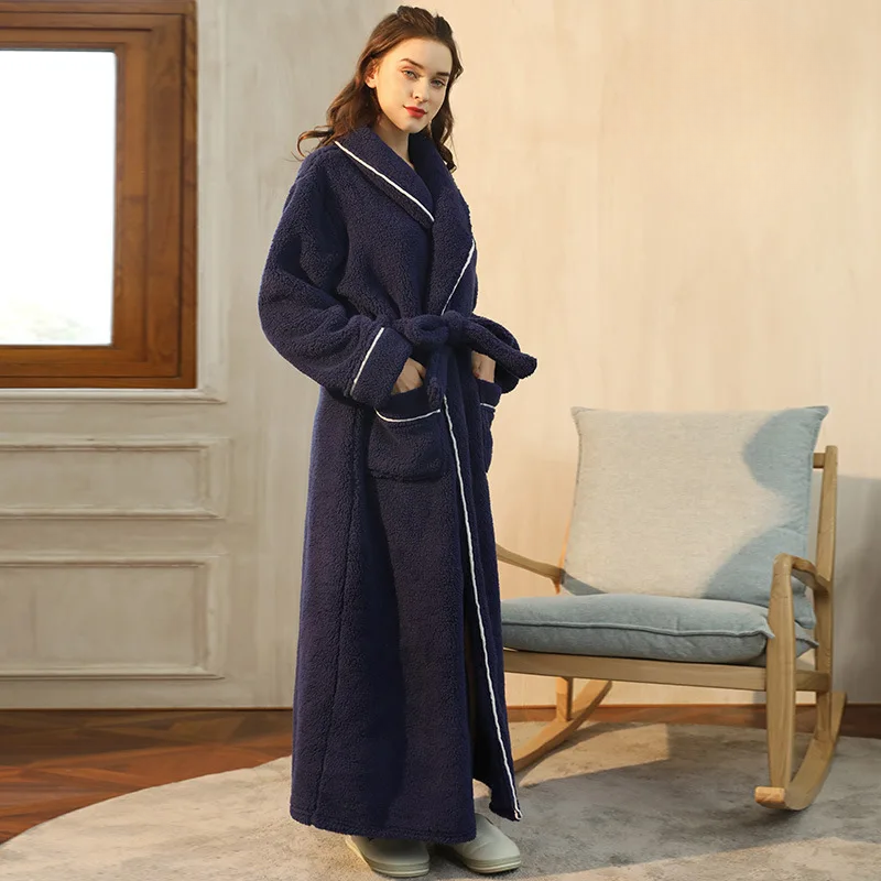 Soft Plush Robe with Hood – Warm Fleece Bathrobe for Women