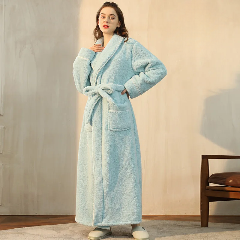 Soft Plush Robe with Hood – Warm Fleece Bathrobe for Women