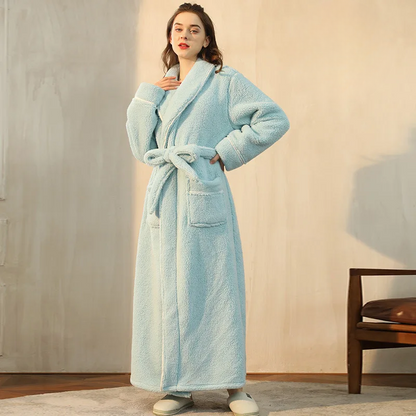 Soft Plush Robe with Hood – Warm Fleece Bathrobe for Women