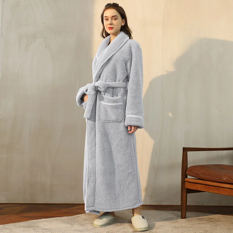 Soft Plush Robe with Hood – Warm Fleece Bathrobe for Women
