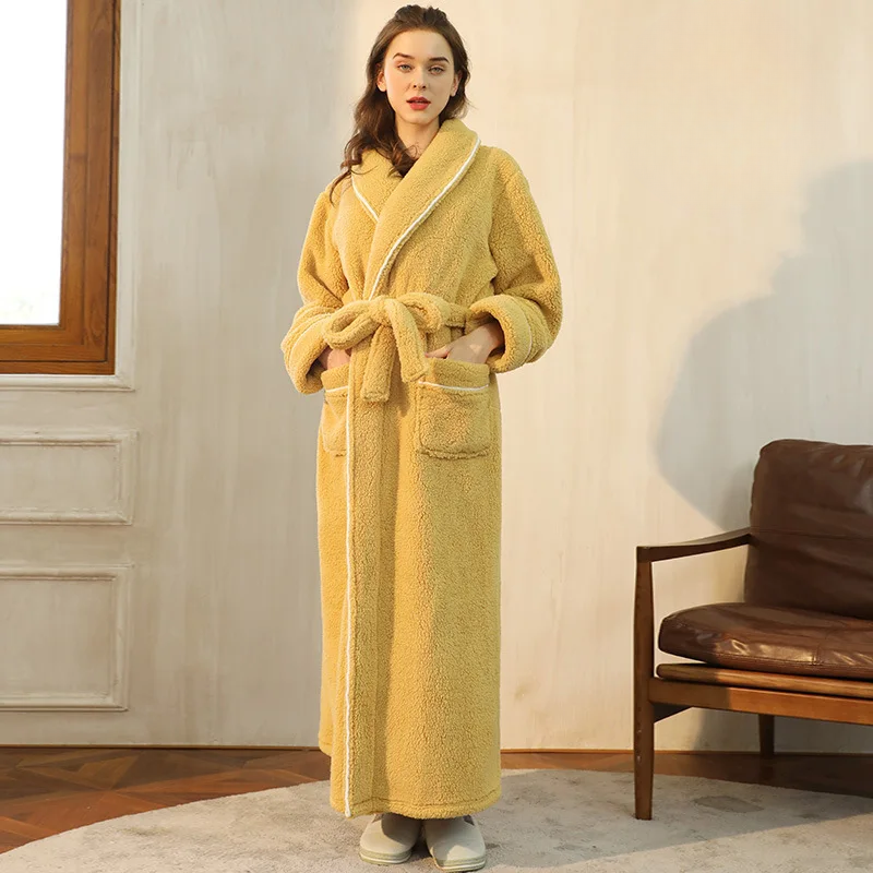 Soft Plush Robe with Hood – Warm Fleece Bathrobe for Women
