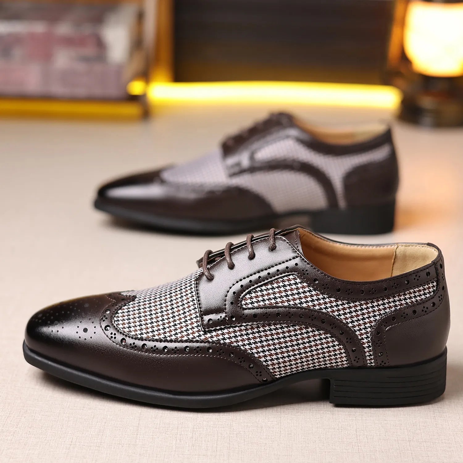 Men's Classic Pattern Oxford Shoes - Traditional Brogue Style - OutfitLondon