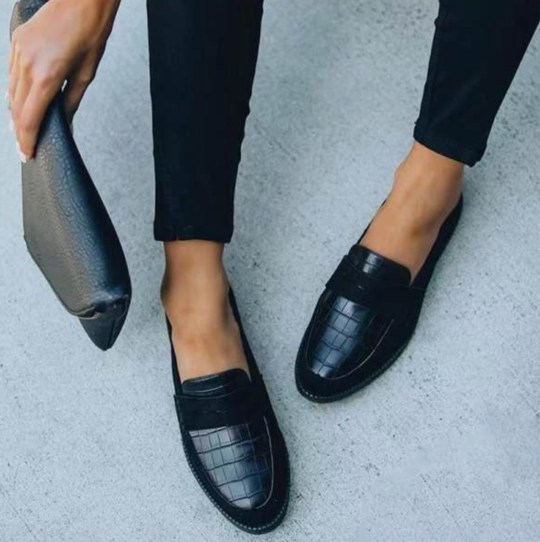 Comfortable Women's Slip On Flat Shoes - OutfitLondon