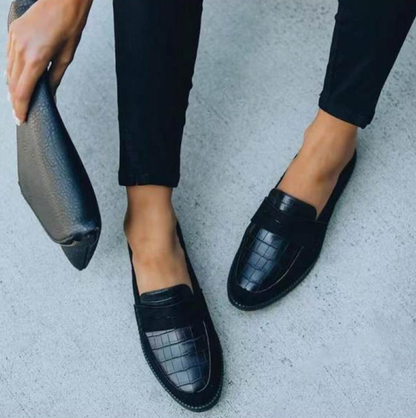 Comfortable Women's Slip On Flat Shoes - OutfitLondon