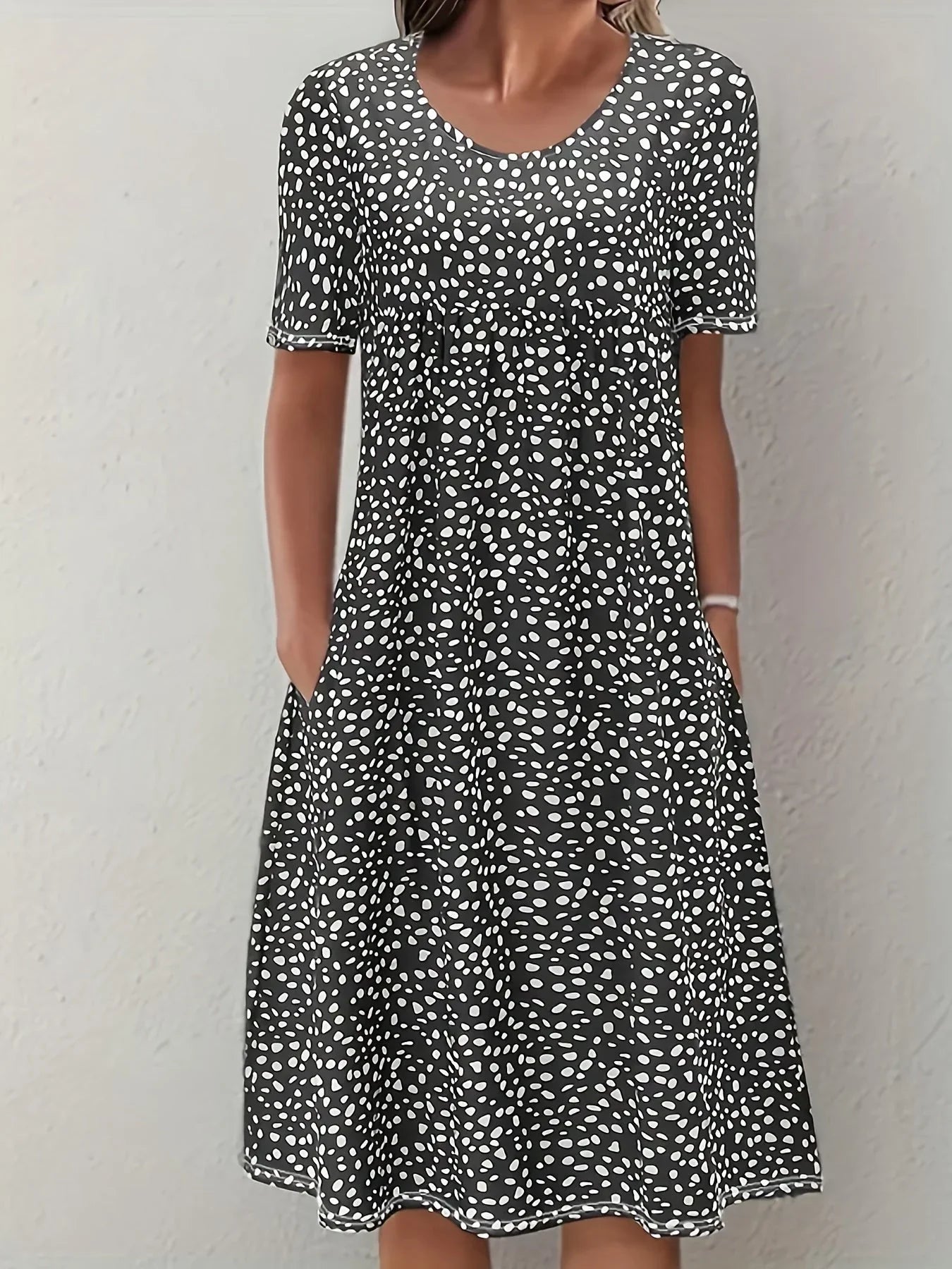 Neela Dress | Short Sleeve Loose Fit Knee-Length Printed Dress