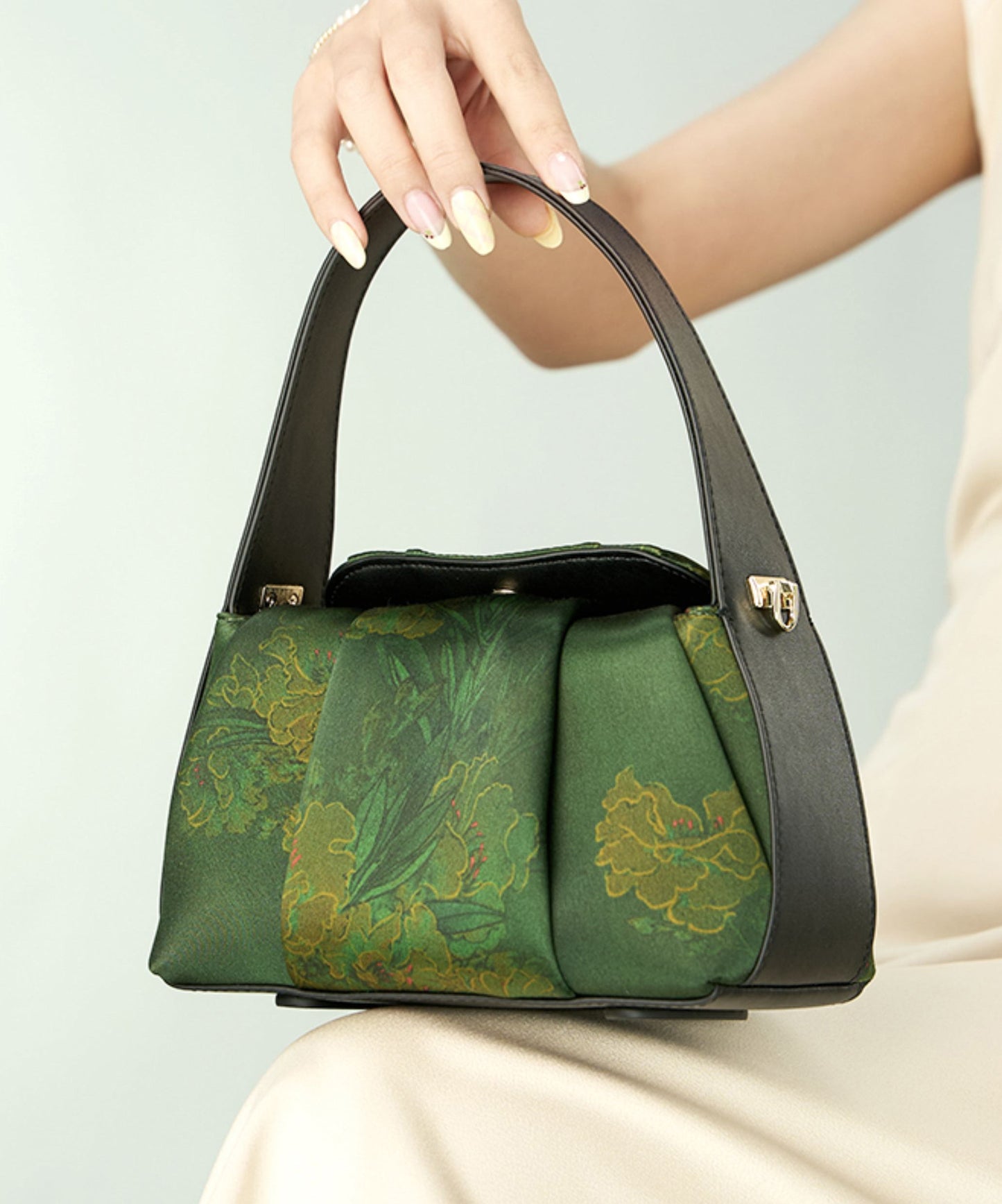 Women's Silk Embroidered Tote Bag Green - OutfitLondon