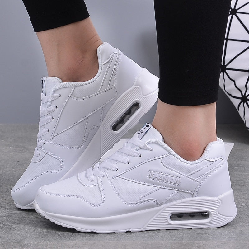 Women's Lightweight Flat Running Shoe