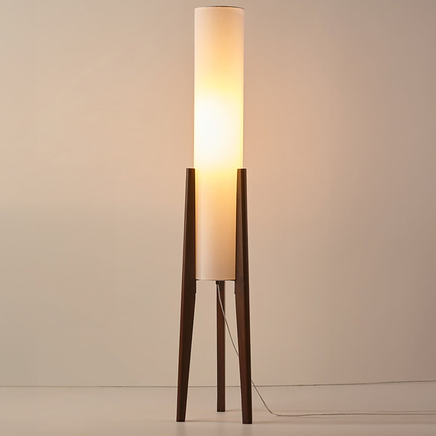 Country Wood Table Lamp with Cream Shade - OutfitLondon
