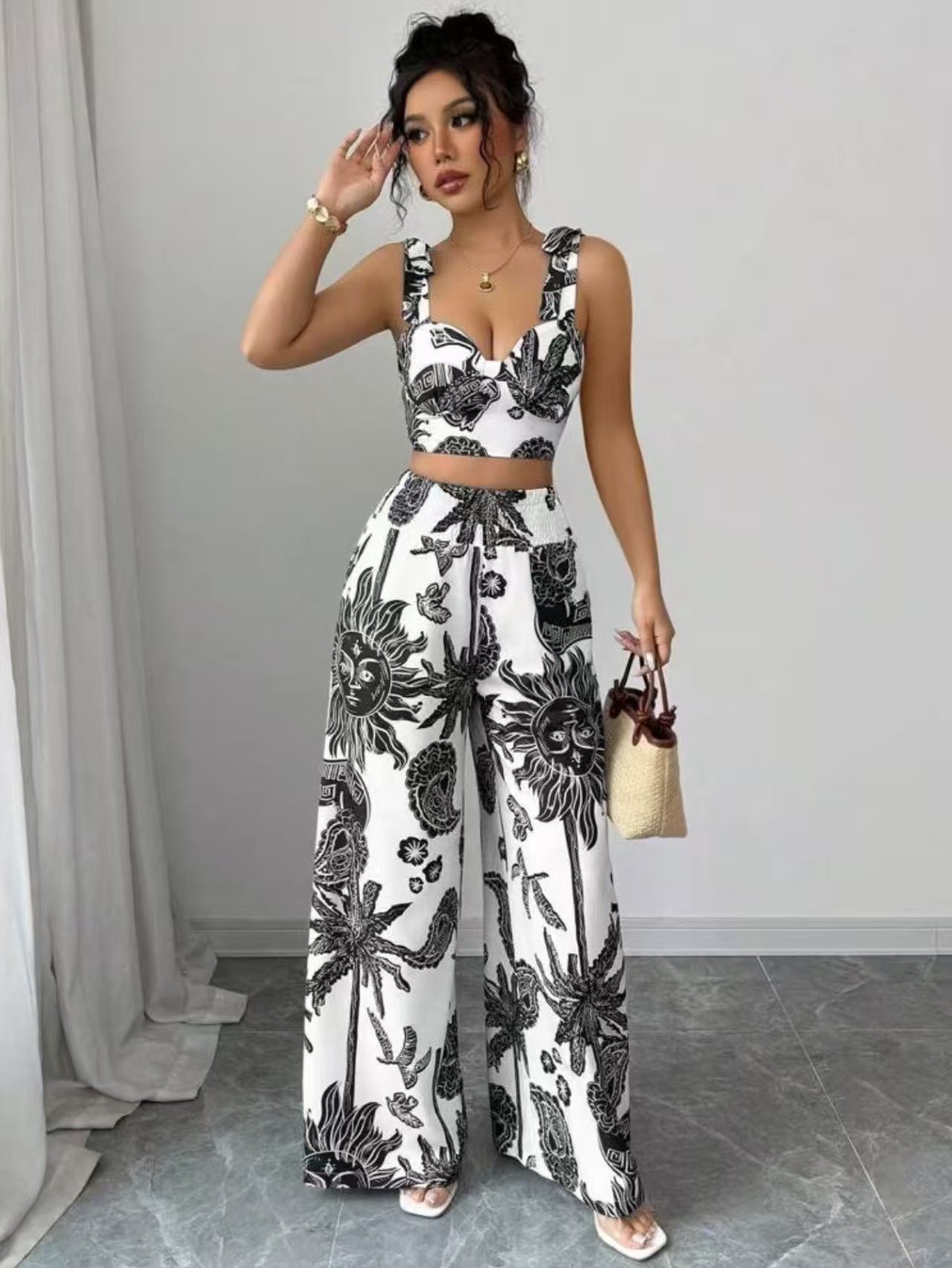 Chic Floral Print Crop and Flare Pants Set