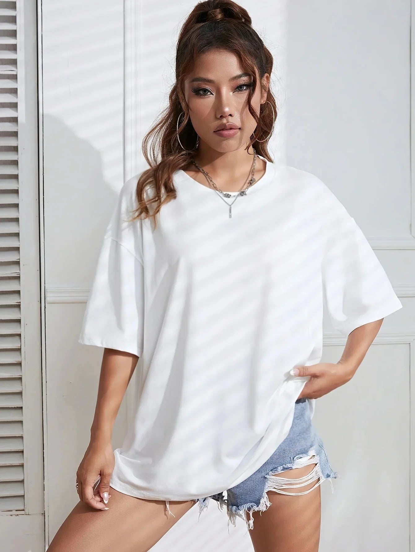 Relaxed Fit Casual Tee with Short Sleeves - OutfitLondon