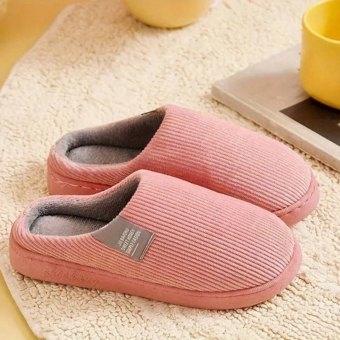Cozy Fleece Womens Winter Slippers - OutfitLondon