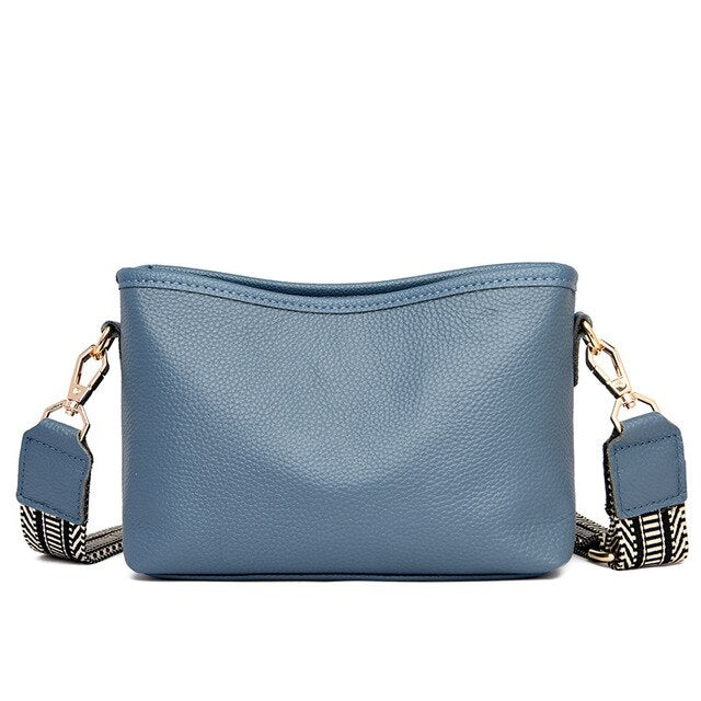 Stylish Women's Crossbody Bag with Adjustable Strap