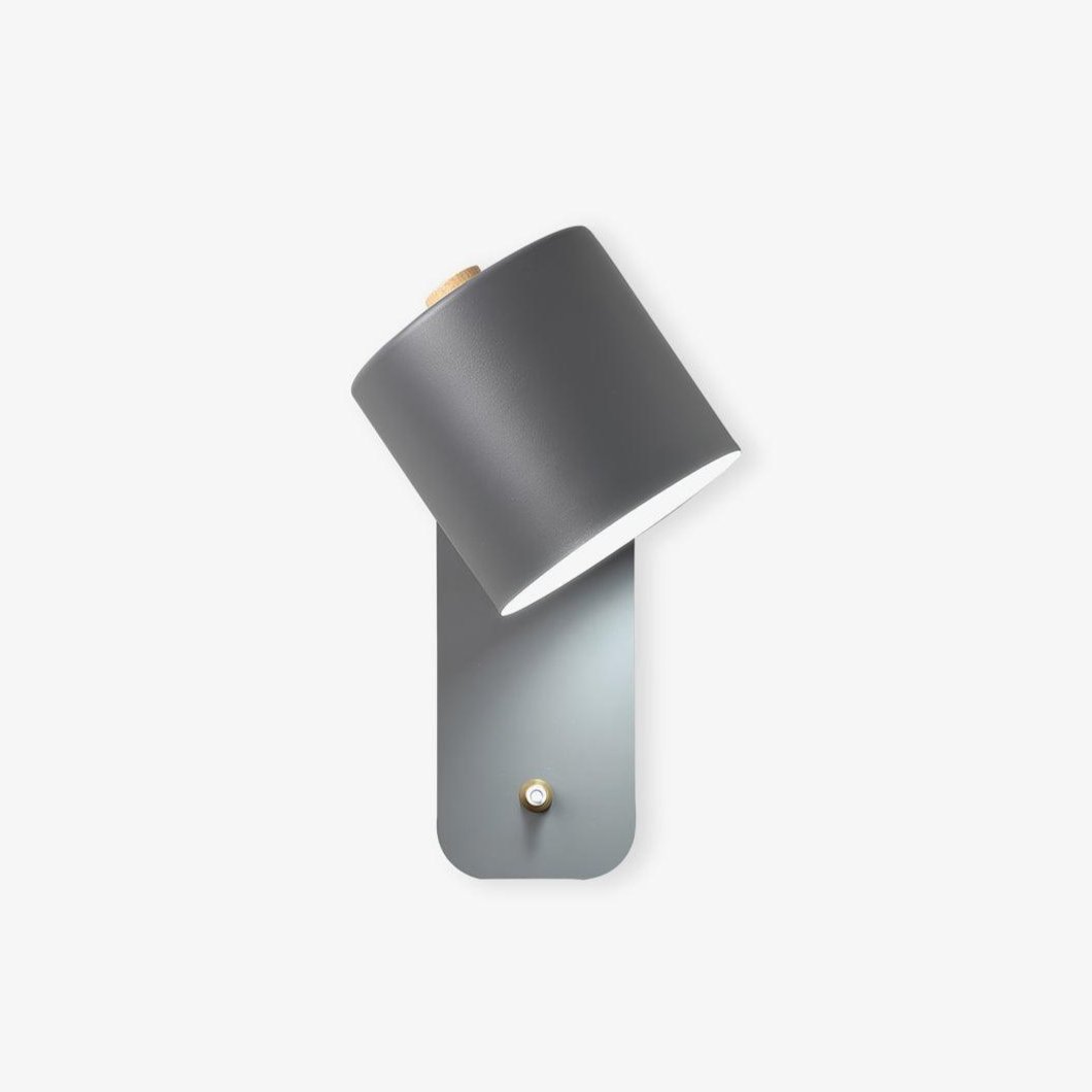 Sleek Adjustable LED Wall Light Fixture - OutfitLondon