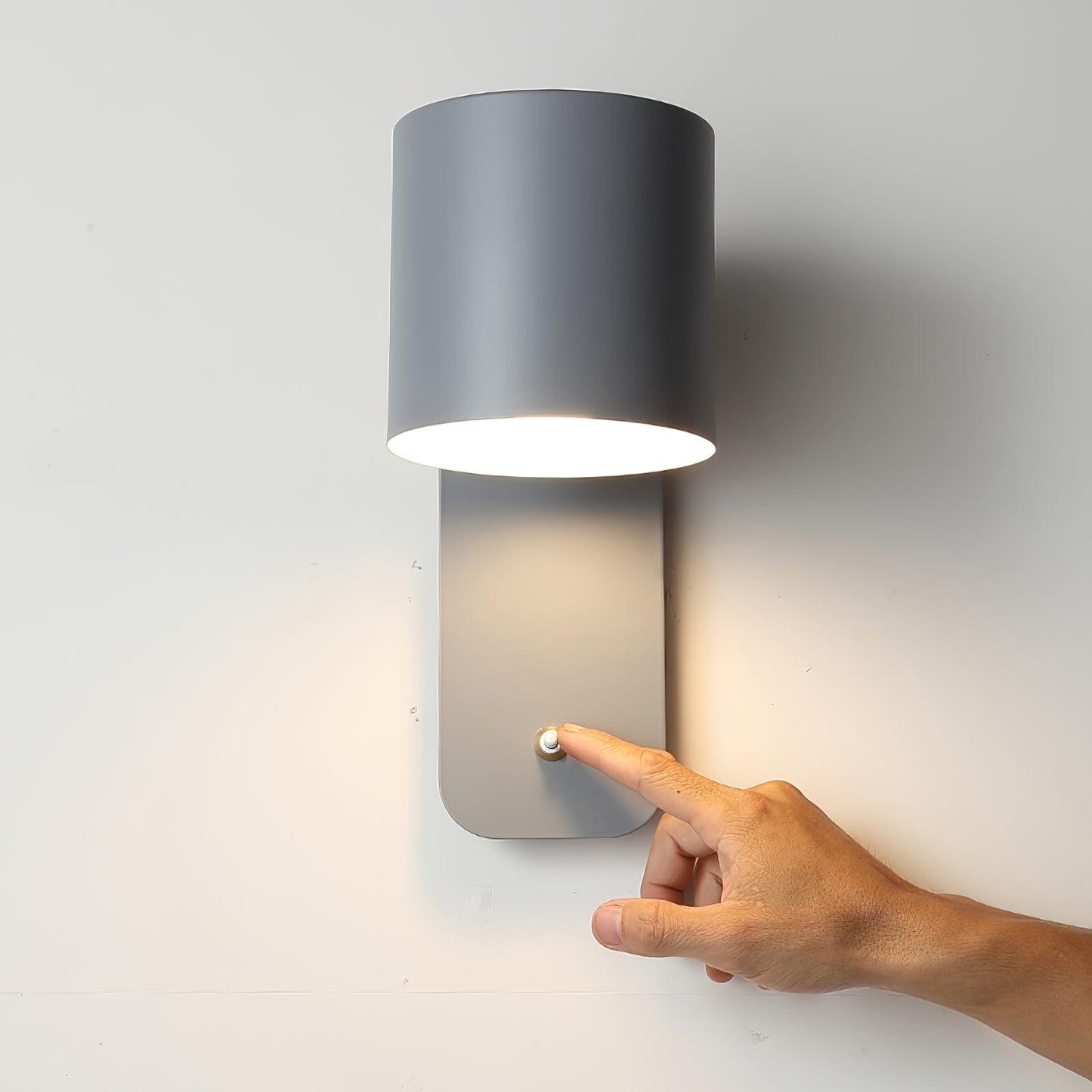 Sleek Adjustable LED Wall Light Fixture