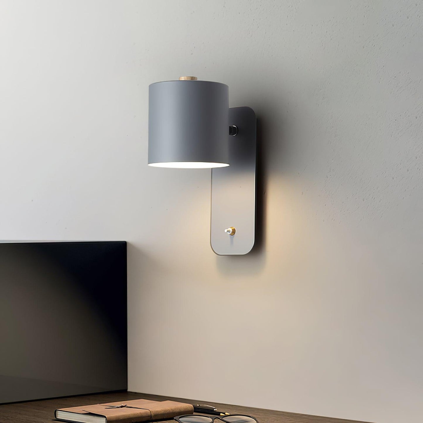 Sleek Adjustable LED Wall Light Fixture