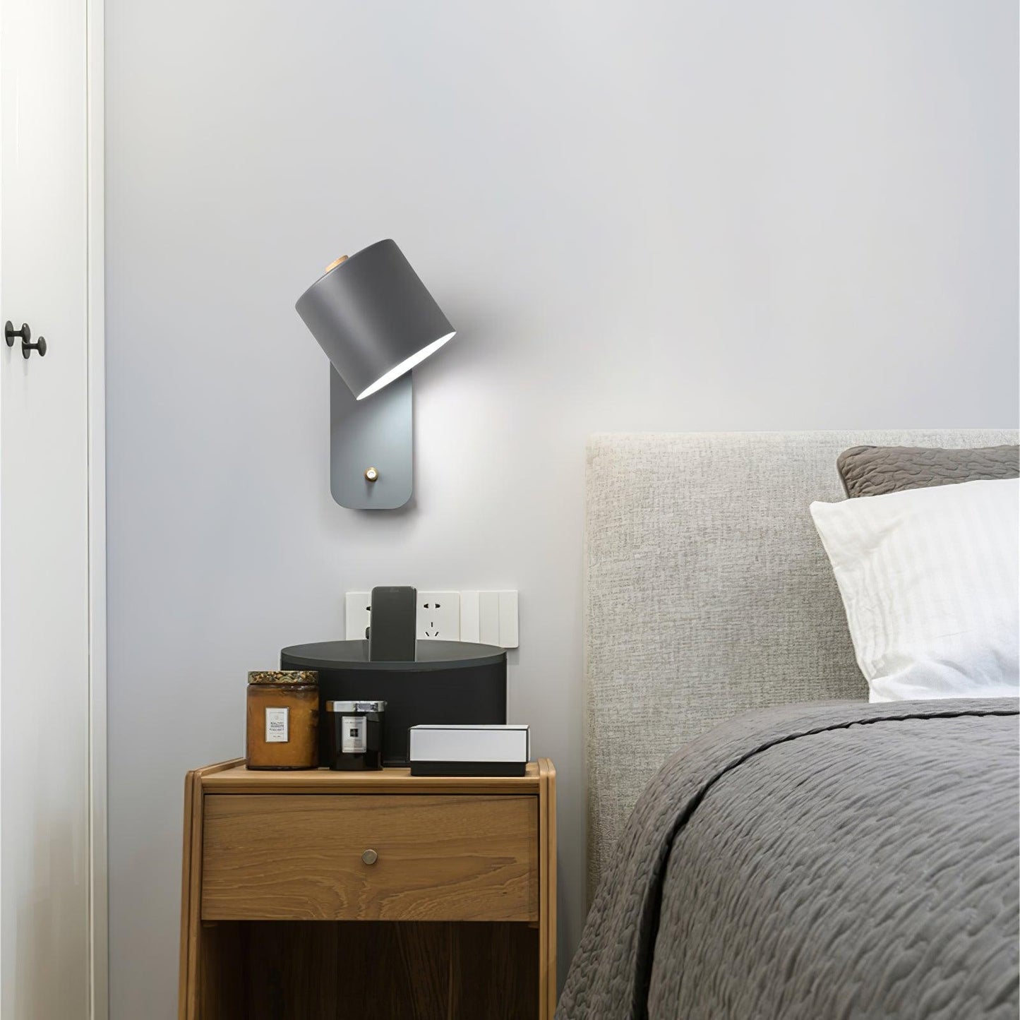 Sleek Adjustable LED Wall Light Fixture