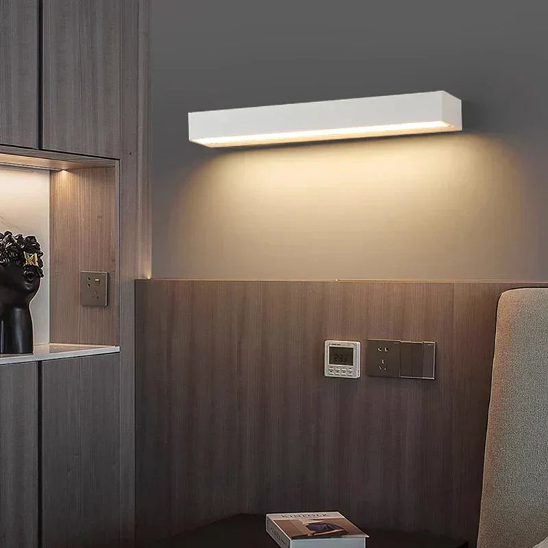 Durable Weatherproof Outdoor Wall Lamp