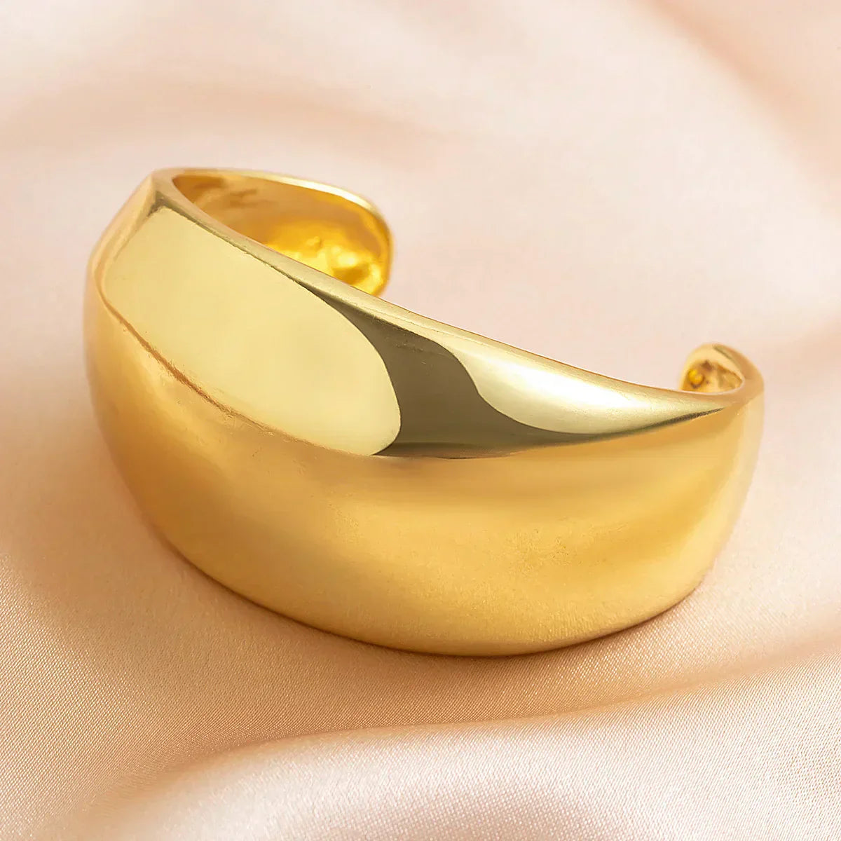Athena Women's Geometric Polished Bangle