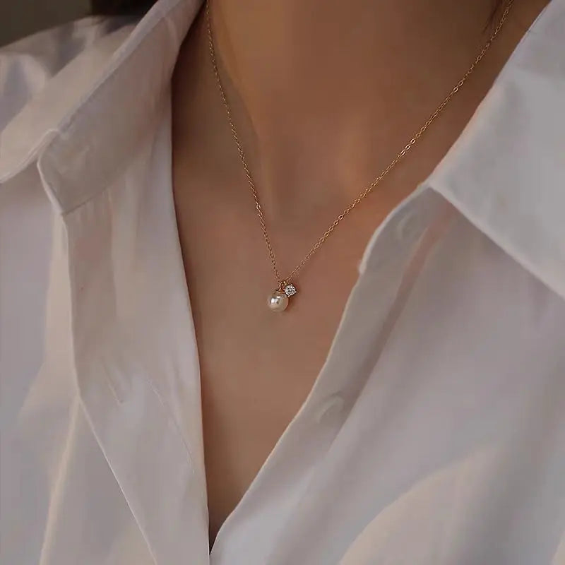 Pearl Pendant Necklace White - OutfitLondon