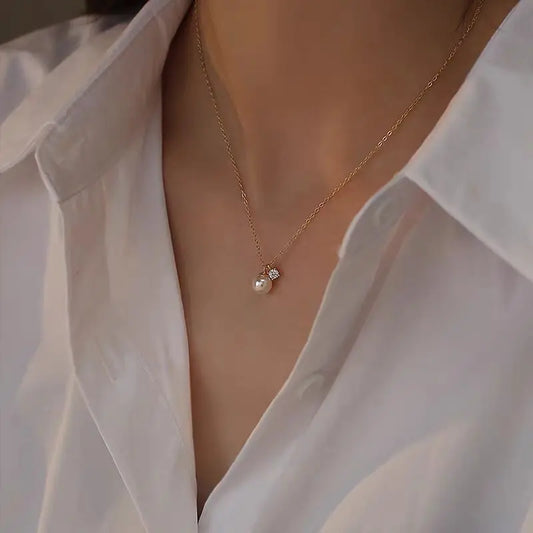 Pearl Pendant Necklace White - OutfitLondon