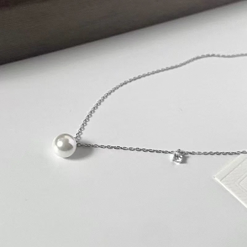 Pearl Pendant Necklace White