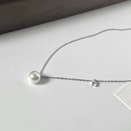 Pearl Pendant Necklace White