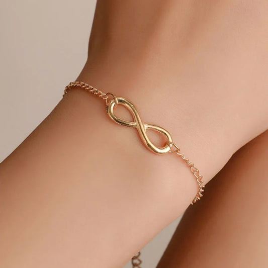 Evana Eternal Link Chain Bracelet - OutfitLondon