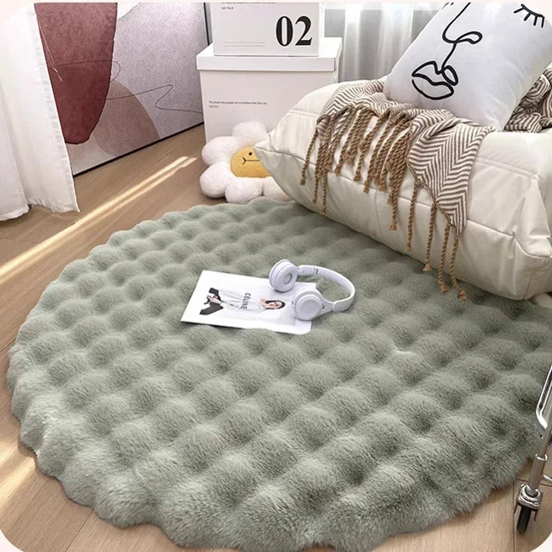 Round Plush Rug in Nordic Style