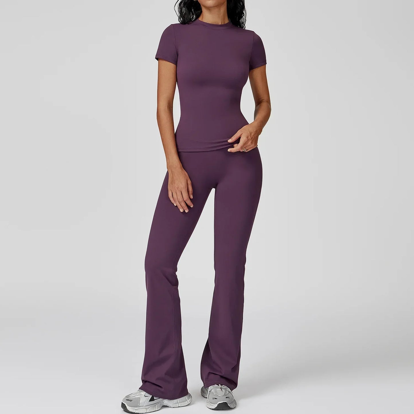 Sporty 2-Piece Ladies Workout Set - OutfitLondon