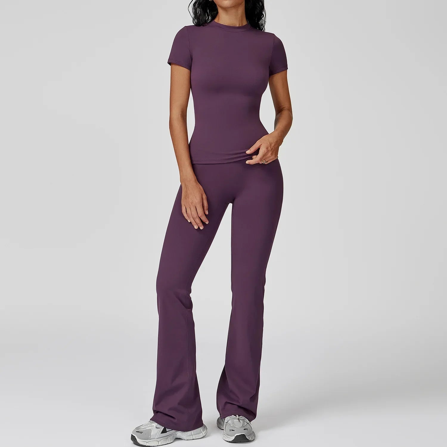 Sporty 2-Piece Ladies Workout Set - OutfitLondon