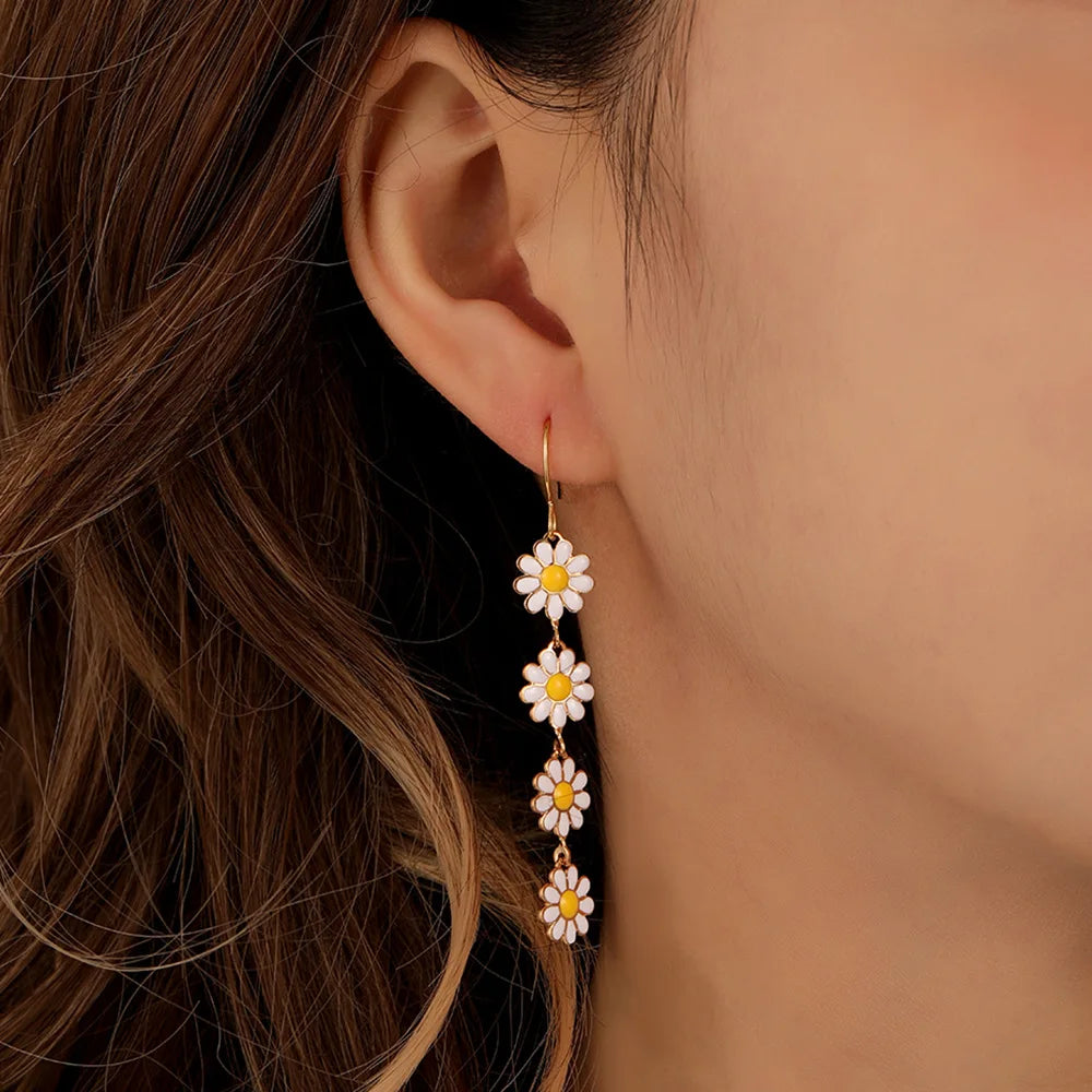 Daisy Flower Stud Earrings - OutfitLondon