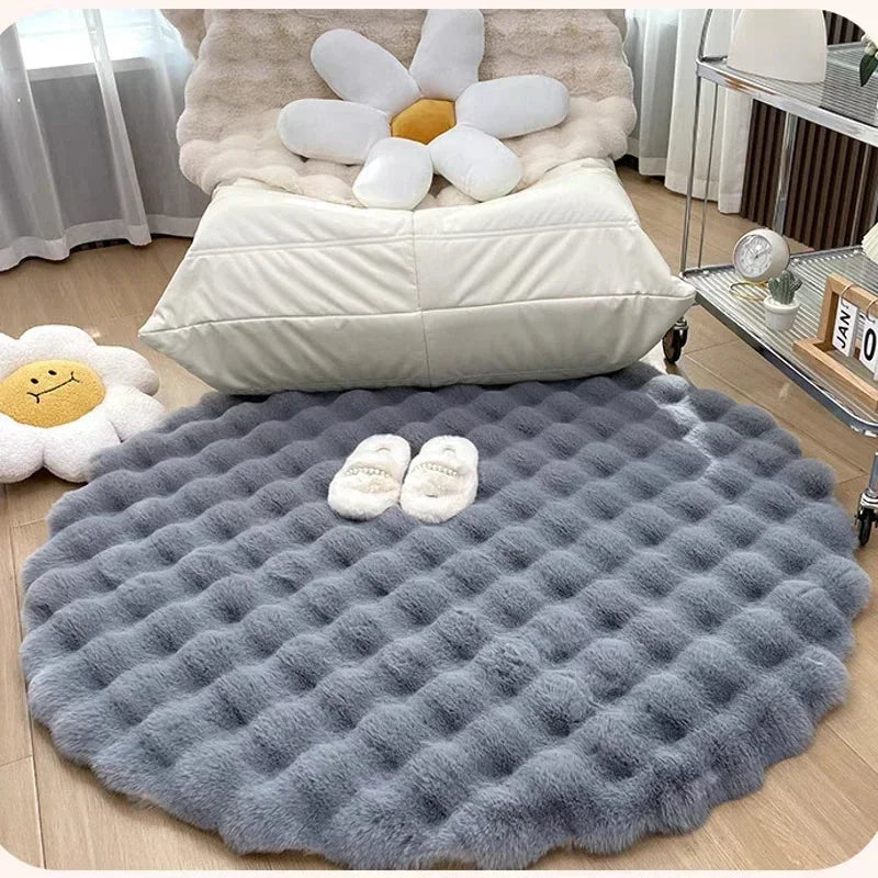 Round Plush Rug in Nordic Style