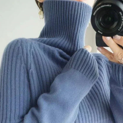 Warm Women's Classic Wool Crew Neck Sweater