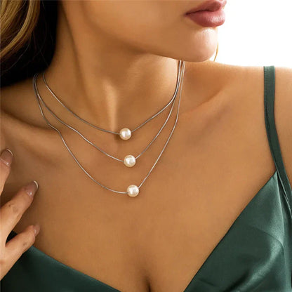 Women's Minimalist Pearl Necklace