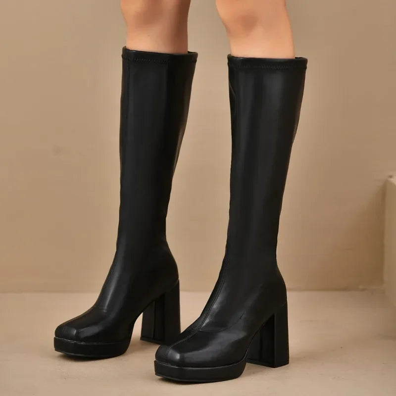 Fashionable Snow Boots with Thick Block Heel - OutfitLondon