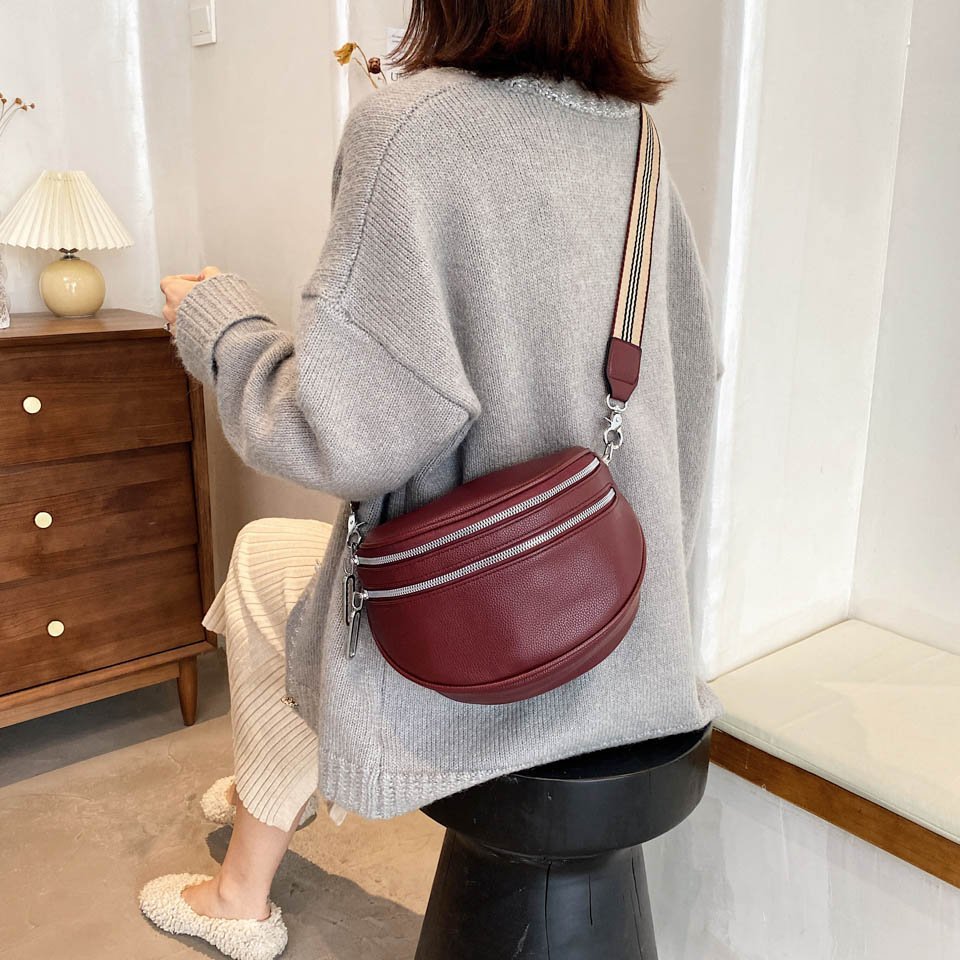 Fashionable Women's Shoulder Handbag