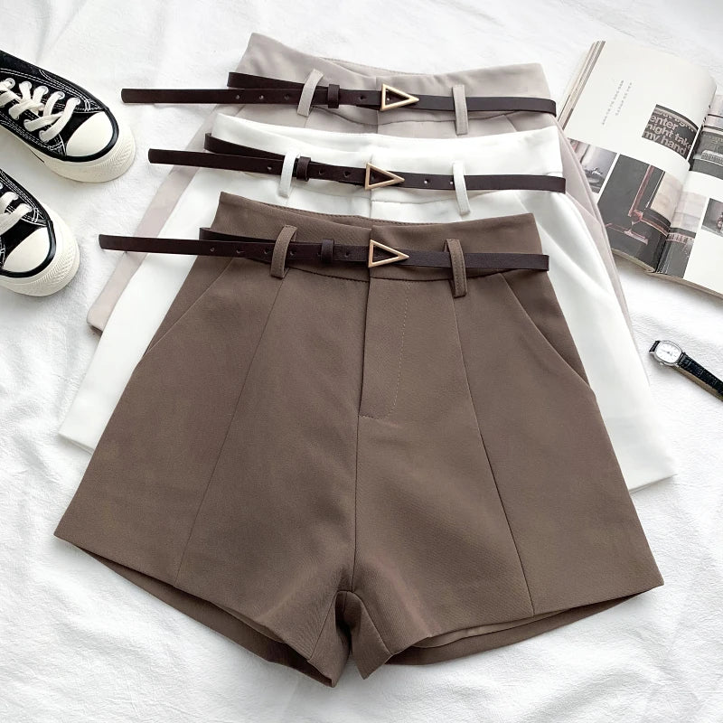 Fashionable High Waist Women's Shorts - OutfitLondon