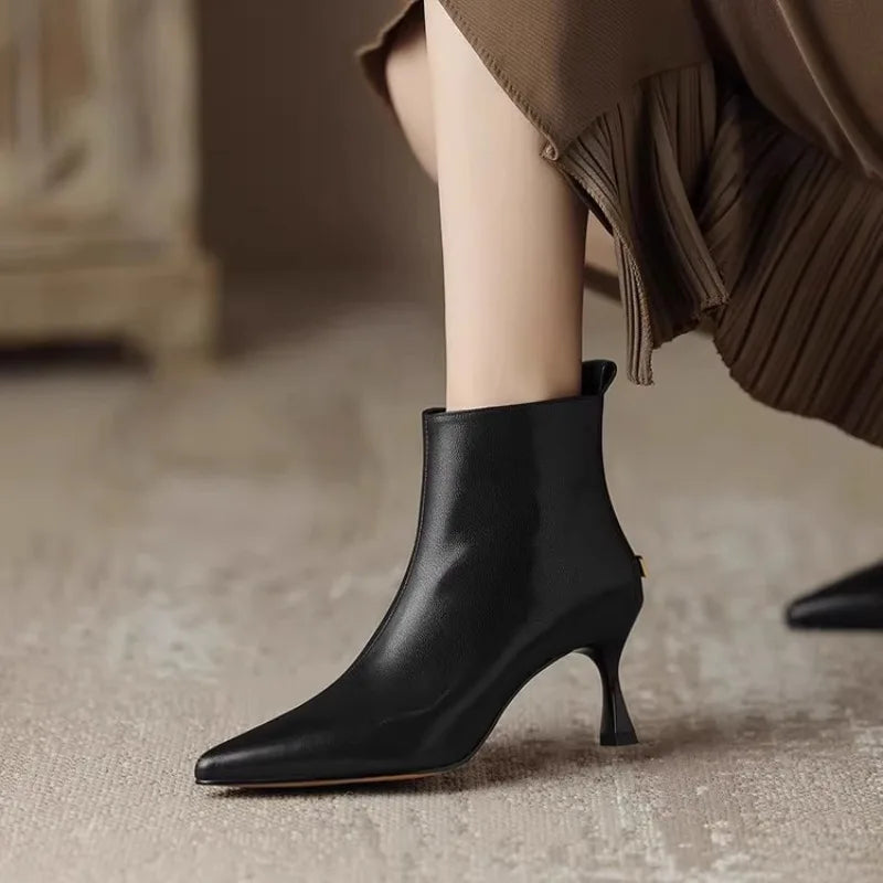 Stylish Cat Ankle Boots - OutfitLondon