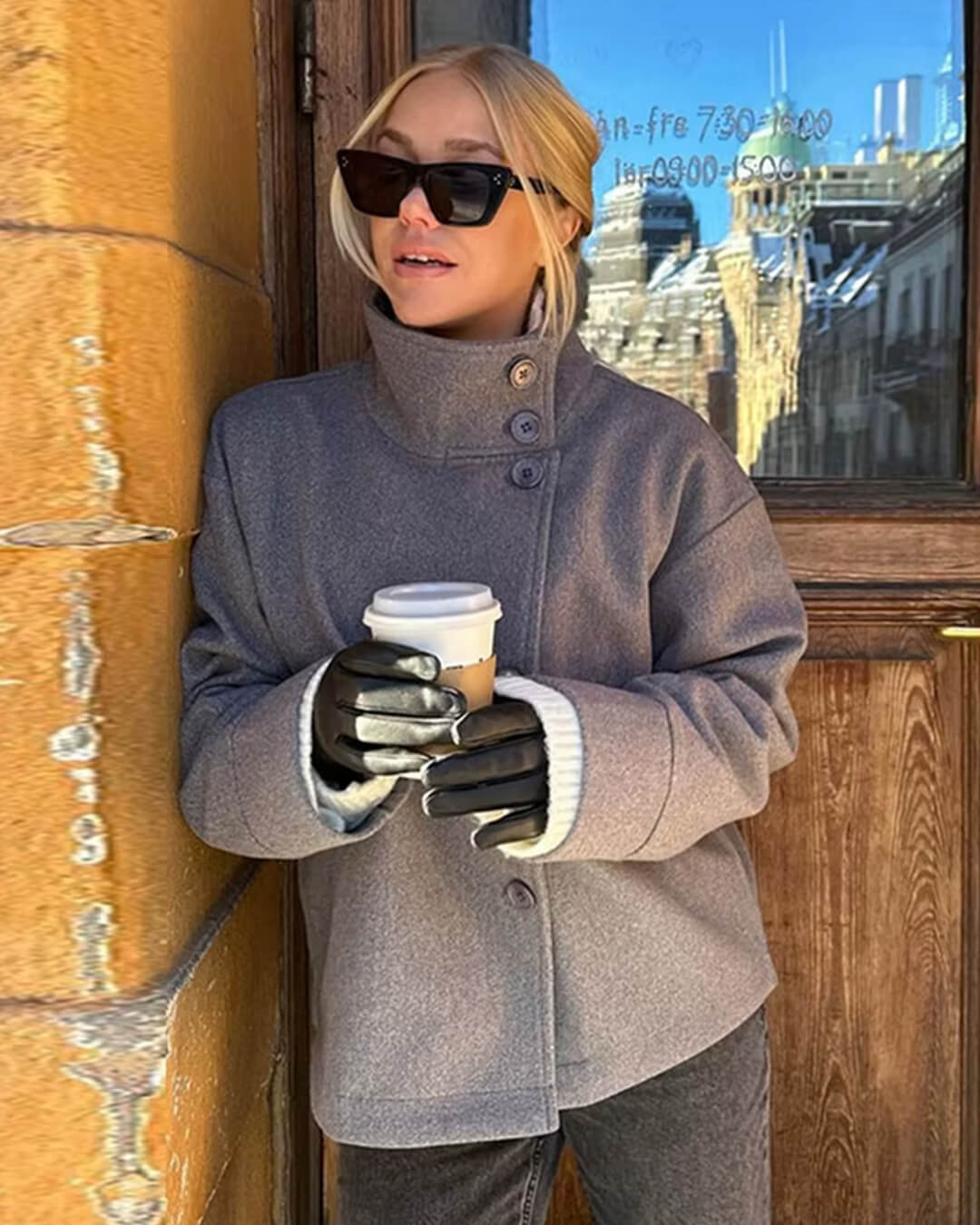 Thick Insulated Ladies Winter Parka Jacket with Big Hood