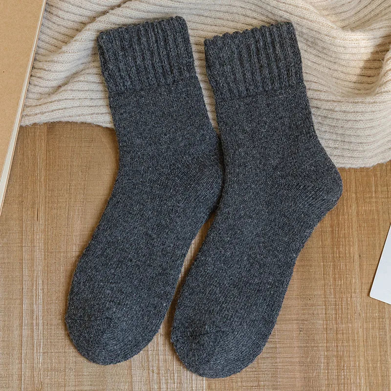 Comfortable Fit Ribbed Socks