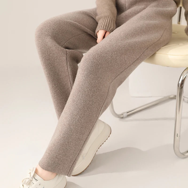 Comfortable Straight Leg Elastic Waist Pants
