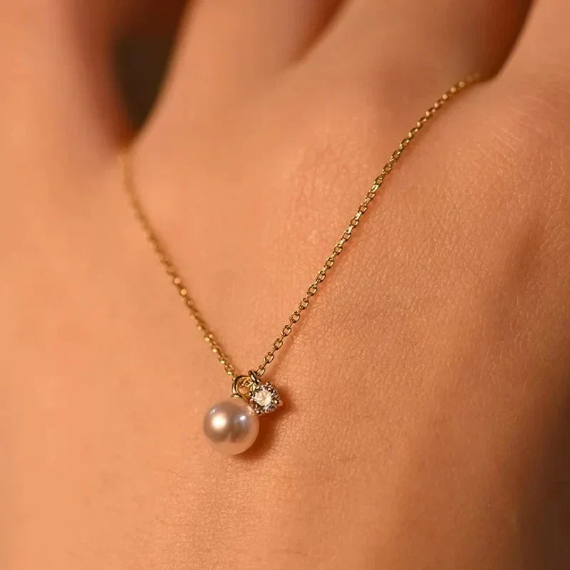 Pearl Pendant Necklace White