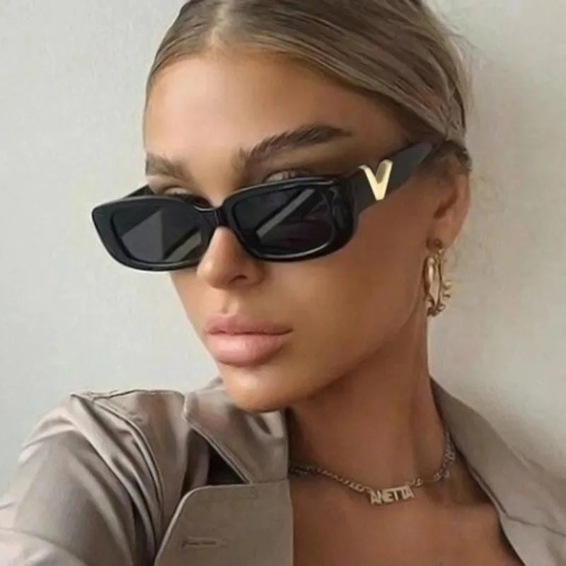 Classic Female Retro Cat Eye Sunglasses - OutfitLondon